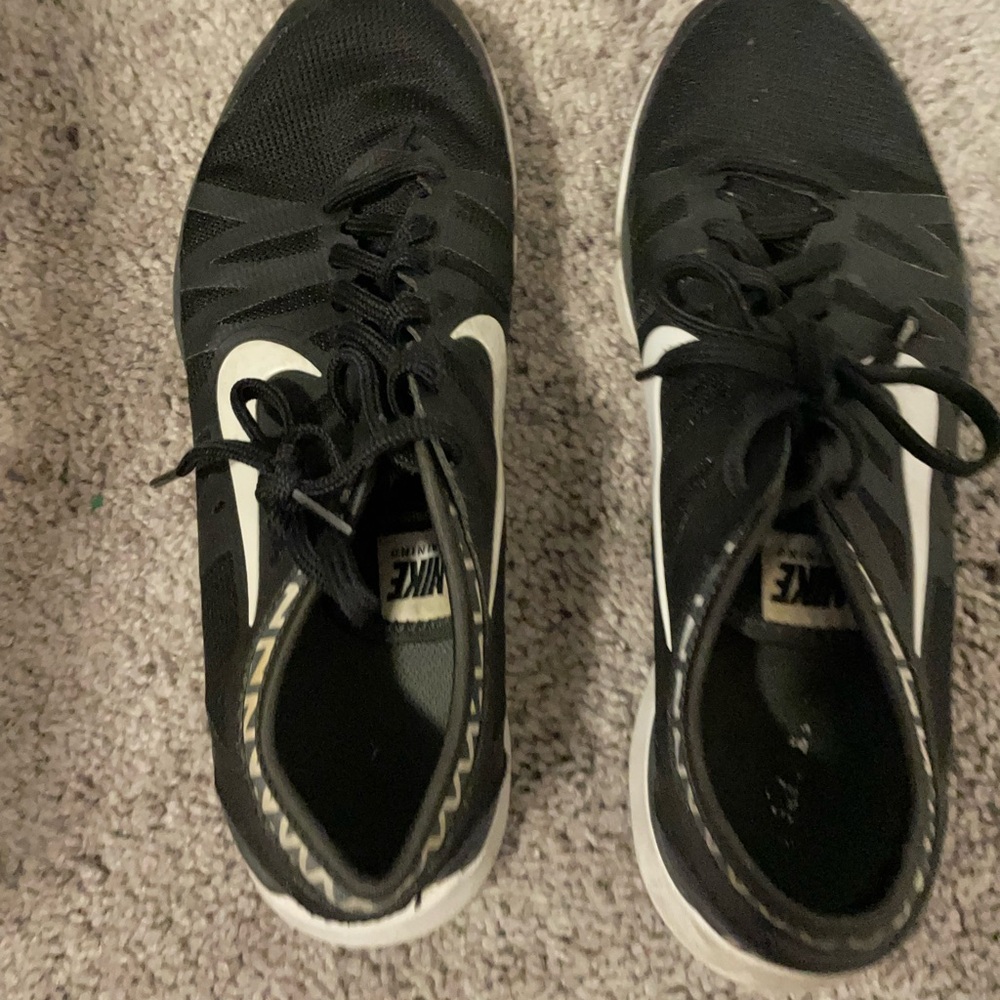 Nike Black and White Running Shoes